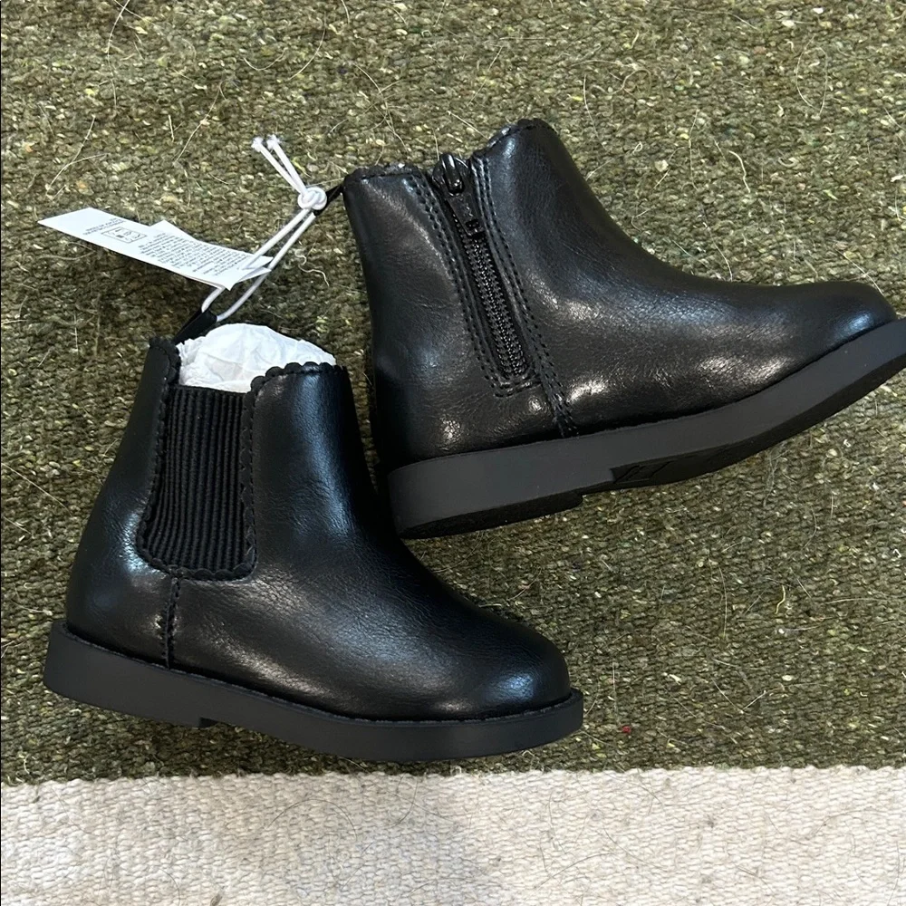 Old Navy 6 Chelsea Boots